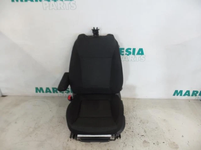 P6137483 Sitz links PEUGEOT 5008 8846KA