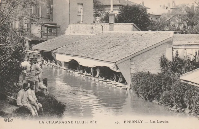 CPA 51  EPERNAY Les Lavoirs La Champagne illustrée