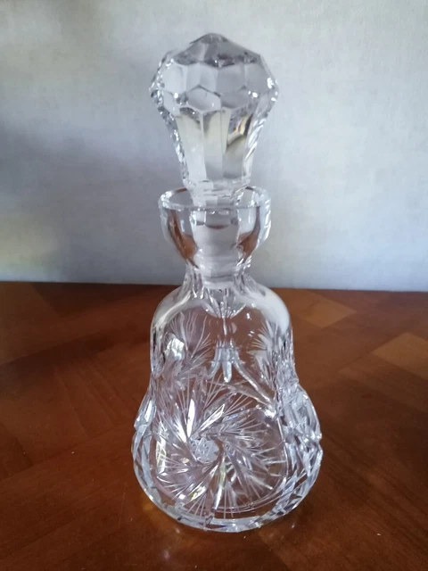 carafe à vin ou whisky en verre taillé