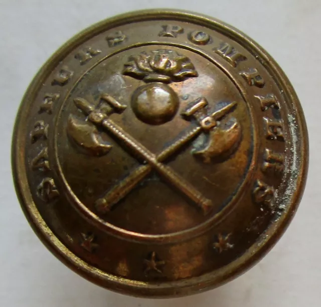 Ancien bouton bombé en métal doré: Sapeurs Pompiers aux 2 haches croisées 17 mm