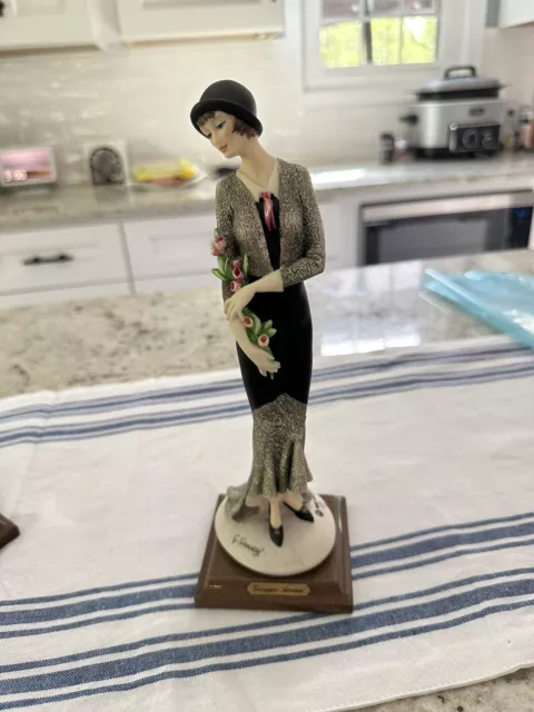 Lady with Flowers #413C Giuseppe Armani 1987 Florence Italy 11" Figurine statue