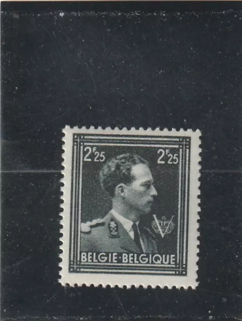 L5275 BELGIQUE TIMBRE N° Y&T 694 de 1945 " Léopold III " NEUF**