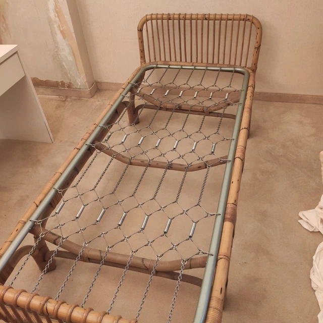 Letto singolo in vimini stile Bonacina midollino anni 60 con rete metallica