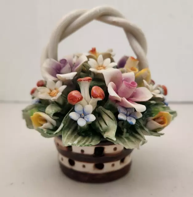 Vintage Queen Capodimonte Small Flower Bouquet Basket Made in Italy 4.25"