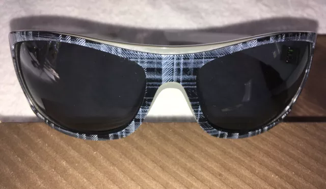 Oakley Polarized Sideways Gray Womans Sunglasses, #121 w Bag + Box. Worn 1x