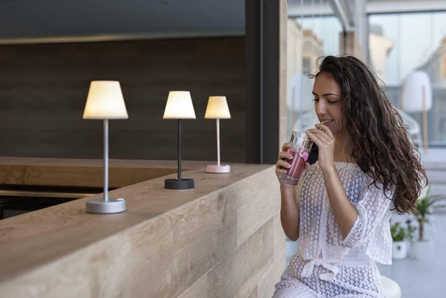 Lampada Tavolo a Led Ricaricabile USB Touch LOLA Slim 30 Luce 4000 k Ristoranti