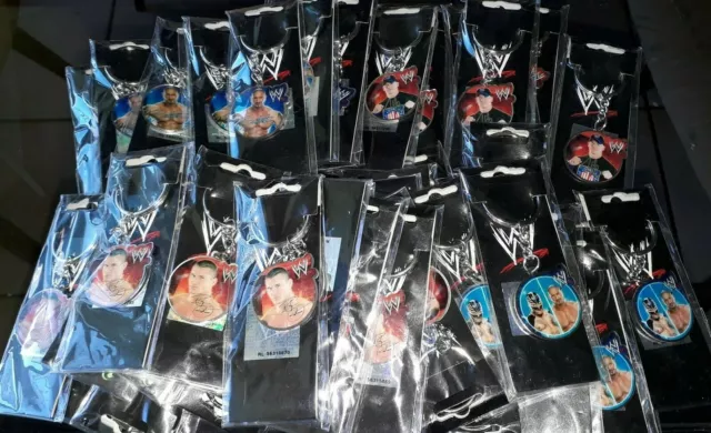 Neuf Scelle Lot Revendeur 48 Porte Cles Metal De Catch Wwe 4 Modeles