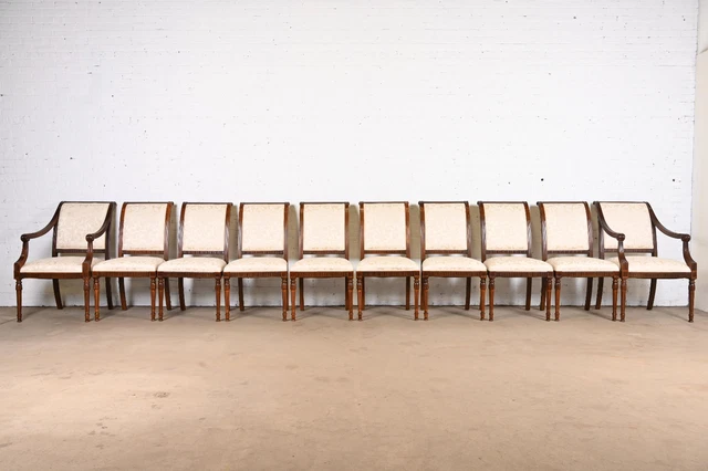 Italian Louis XVI Carved Mahogany Dining Chairs in the Manner of Karges, Six Italian Louis XVI Carved Mahogany Dining Chairs in the Manner of Karges, Six