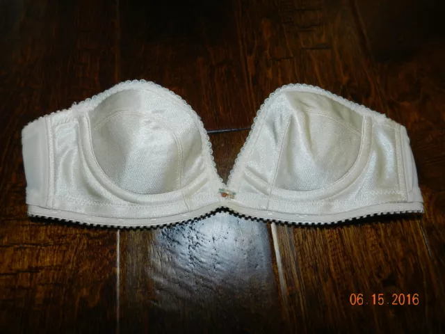 VINTAGE Beige Fredericks of Hollywood Strapless Undewire Bra 32A  STYLE # 5503
