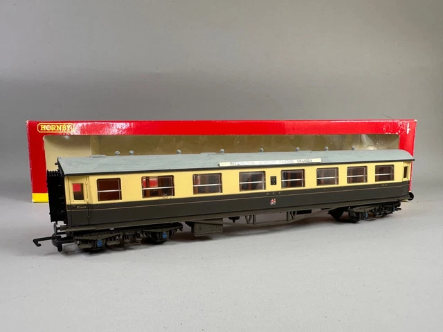 hornby-r4126-gwr-centenary-composite-coach-6661-oo-gauge-19-50
