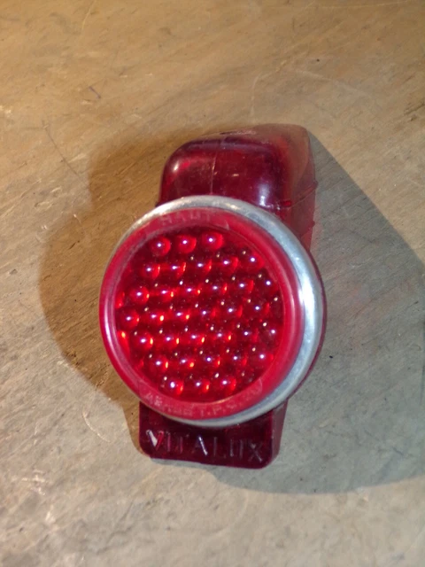 Cabochon de feu d'origine monté généralement sur vélos anciens et de collection