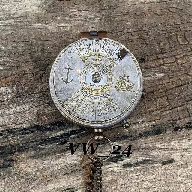 ANTIKER MESSING TASCHENKOMPASS 100 Jahre Kalender Vintage Kompass EUR