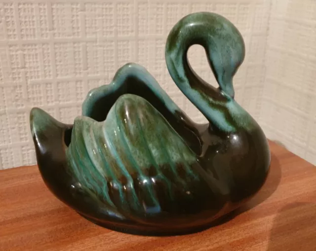 Beautiful Vintage Blue Mountain Canadian Pottery Swan Figurine Green/Black Glaze