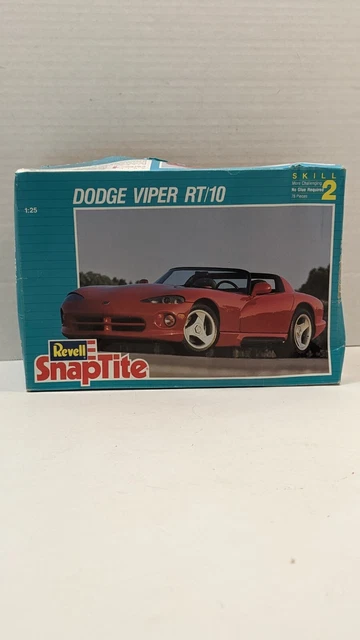 Revell snaptite 1:25 scale dodge viper RT/10 model kit 6260 factory  sealed red