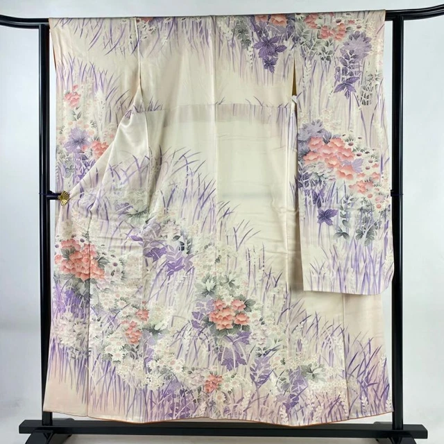 Japanese Kimono Furisode Pure Silk Flower Snow Colored Cream Colour