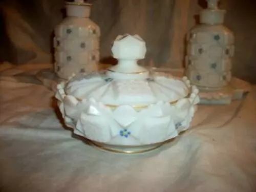 Westmoreland Old Quilt Forget Me Nots Vanity Set Milk Glass Scarce 1963 Nice 2