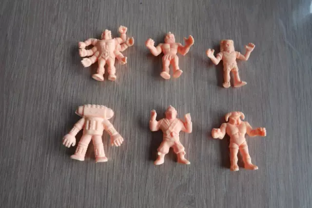 Vintage -  Lot  De  6  Petites  Figurines  En  Plastique