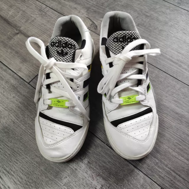 Retro adidas deals torsion trainers