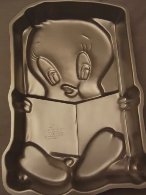 Wilton Tweety Bird Cake Pan/Jello Mold Looney Tunes Warner Bros 14 x 9 x 2 2