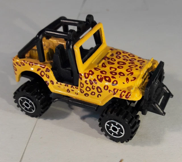 Majorette similar Jeep CJ5 w/ leopard print Roll bar intact Nice chrome wheels