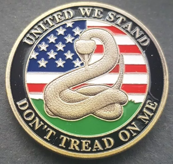 UNITED WE STAND Don't Tread On Me Challenge Coin With Coin Stand For Displaying