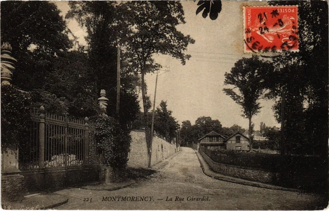 CPA MONTMORENCY - La Rue Girardot (107053)