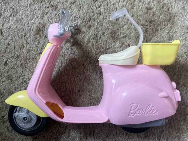 Barbie Pink MoPed / Scooter FRP56 ESTATE Mattel - VGC