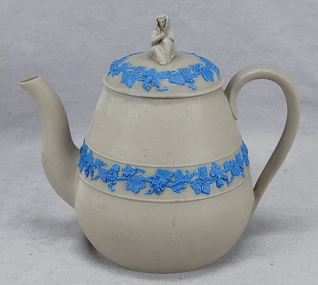Sprigged EARLY 19TH CENTURY Wedgwood Blue Sprigged Grapevine Sybil Finial ...