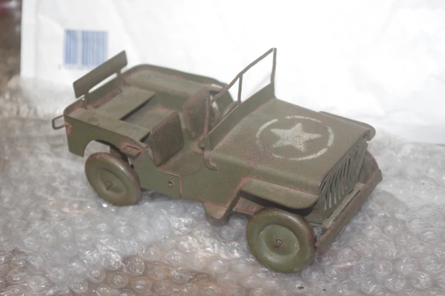 TRACTEUR RENAULT AGRICOLE Cij 1/43ème jouet ancien en tôle époque JRD