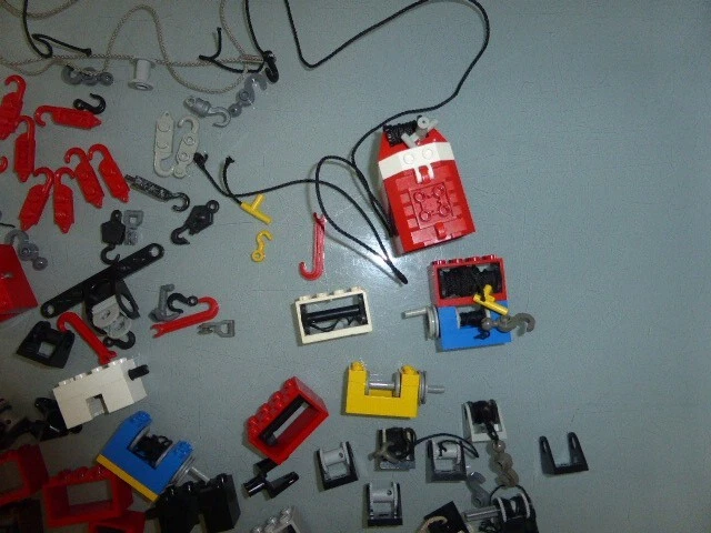 Lego Lot De Treuils, Enrouleurs, Crochets, Fils, Ref 4209, 60598, 2427 Et 30639 3