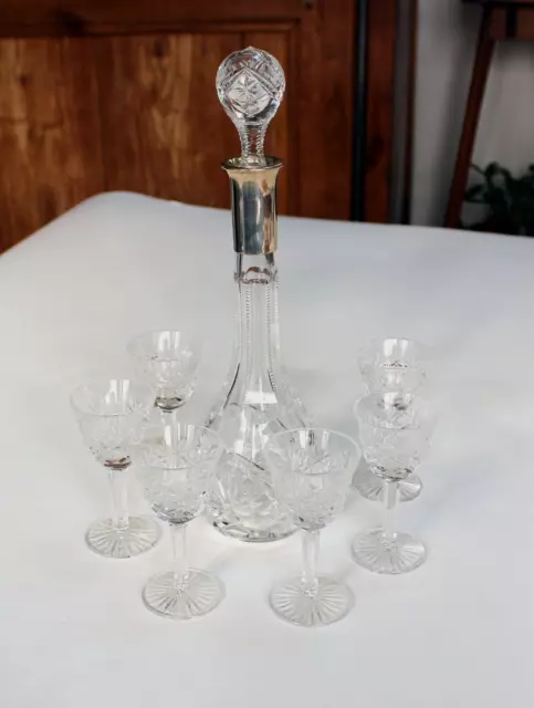 Très beau service à liqueur cristal taillé carafe verres Baccarat ou Saint-Louis