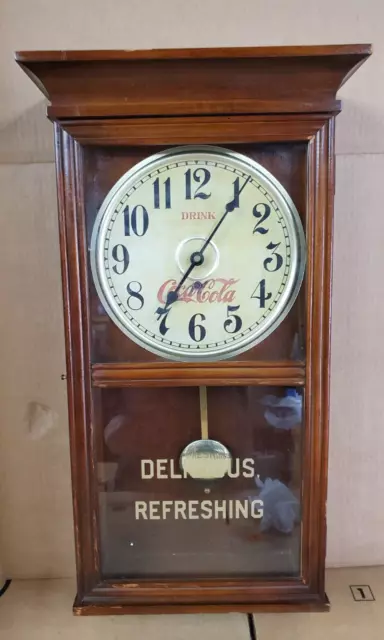 Vintage DRINK Coca Cola Clock DELICIOUS REFRESHING Battery Op Regulator Pendulum