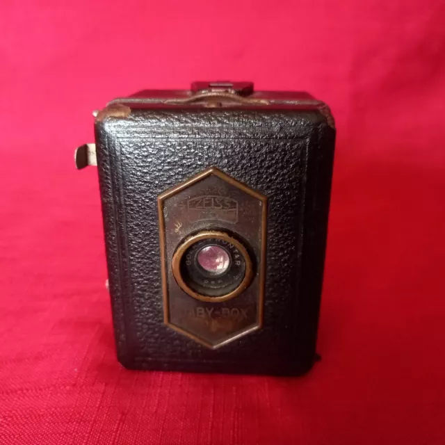 Charming Vintage Zeiss Ikon Baby Box Camera