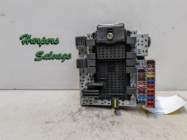 Fuse Box Engine Fits 04 VOLVO 60 SERIES 814790