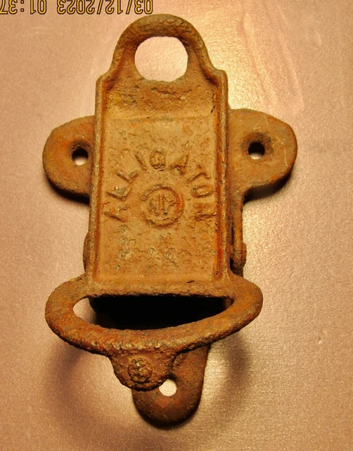 Antique Vintage Cast Iron Barn Door Alligator Spring Latch Fastener