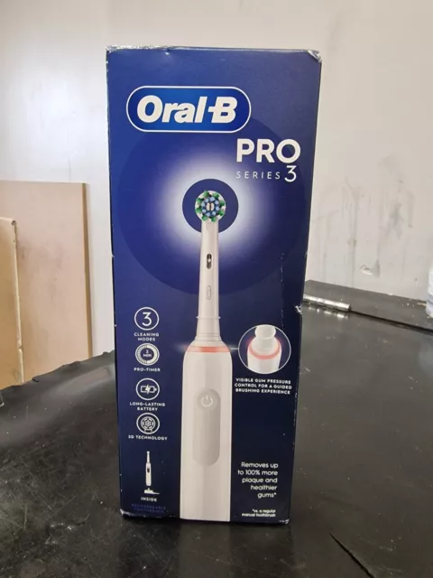 Oral-B PRO Series 3 CrossAction Electric Toothbrush - White Box Damaged New