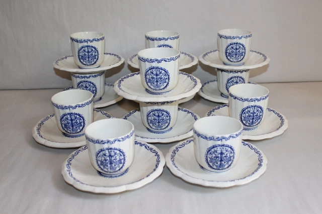 Service à café 12 tasses et soucoupes en faïence de Gien, décor Rouen bleu