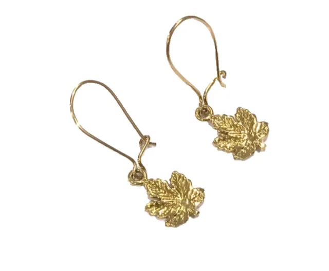 Vintage 18ct Gold Earrings Canada Maple Leaf Drop