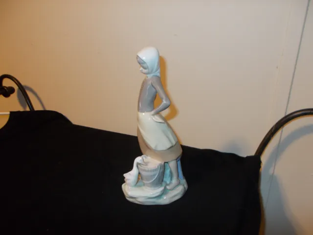 Vintage  Figurine Lladro "Girl & Duck" 9 1/2 in tall. Perfect condition. Rare