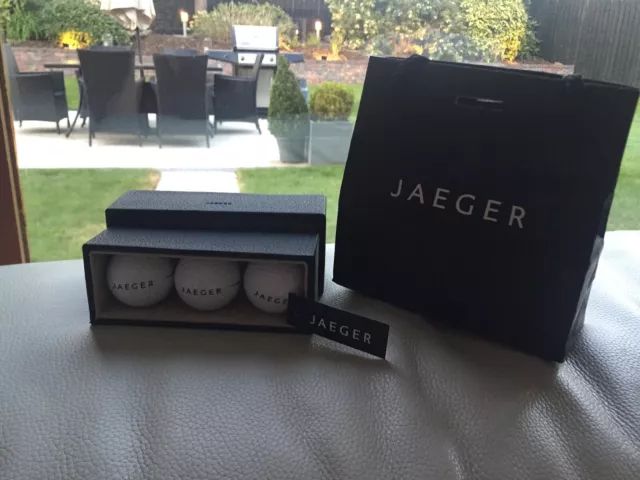 JAEGER 3 x balles de golf Ultra 1 en magnifique boîte de présentation en cuir. Tout neuf.