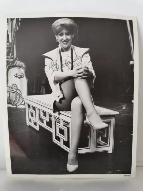 Anita Dobson Mrs Brian May Queen Angie Eastenders Queen Vic 100% Hand Signed