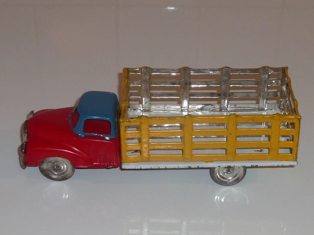 Voiture Ancienne En Tôle JEP - Modèle DAB La Piloto - Collection