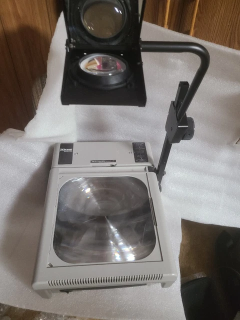 DUKANE 653 presentations Overhead Transparency projector 2 lamps