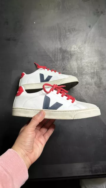 small veja kids sneakers Unisex sz 4