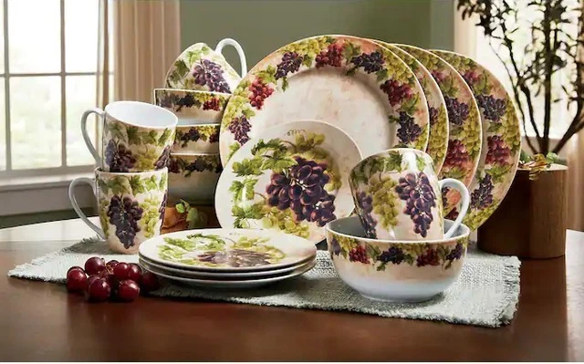 Vineyard Grapes Dinnerware Set. 16 PC Glazed Porcelain. New.