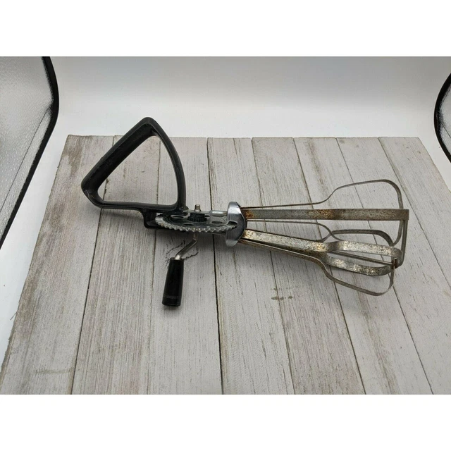 Vintage EKCO Hand Crank Egg Beater w/ Off-Set Handle Black Works Rusty 5