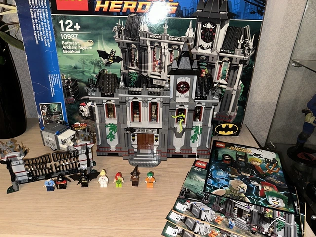 LEGO 10937 BATMAN: Arkham Asylum Breakout 99% Complet Boîte & Notice ...