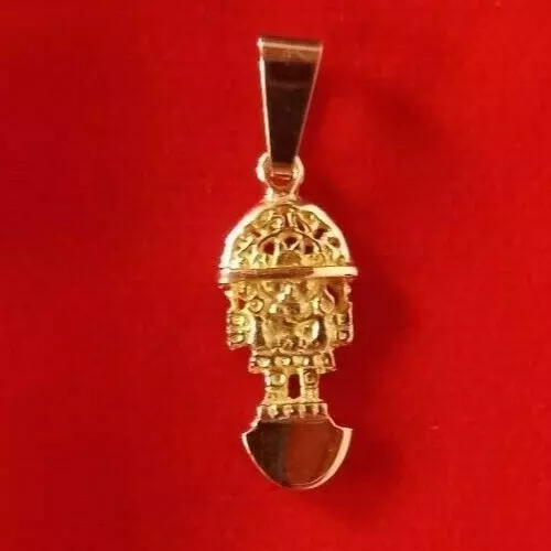 Tumi Peruvian pendant made of solid 18k gold