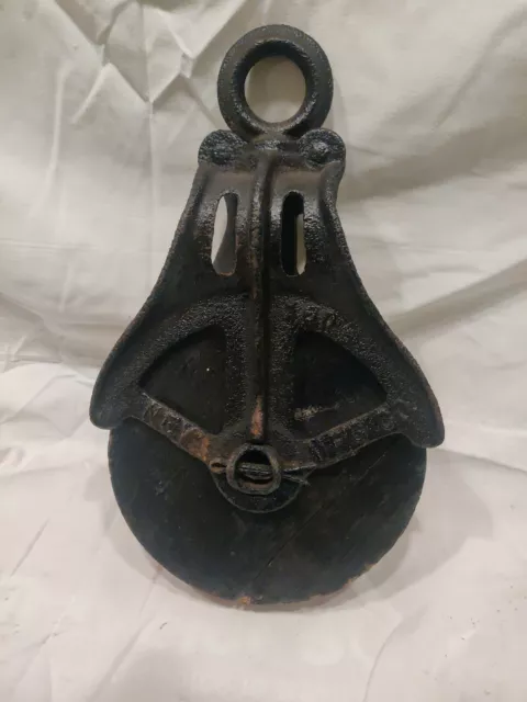 Ney Manufacturing Co. Vintage Old Cast Iron Line Pulley.