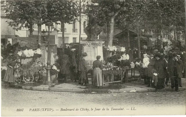 CPA - Paris - Boulevard de Clichy - Le Jour de la Toussaint